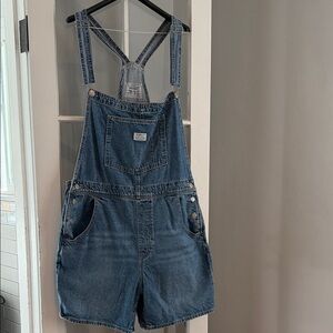 Levi’s womens Blue Denim Overalls XL